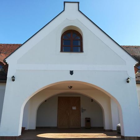 Figula Vendeghaz Hotel Balatonfured Luaran gambar