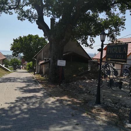 Figula Vendeghaz Hotel Balatonfured Luaran gambar