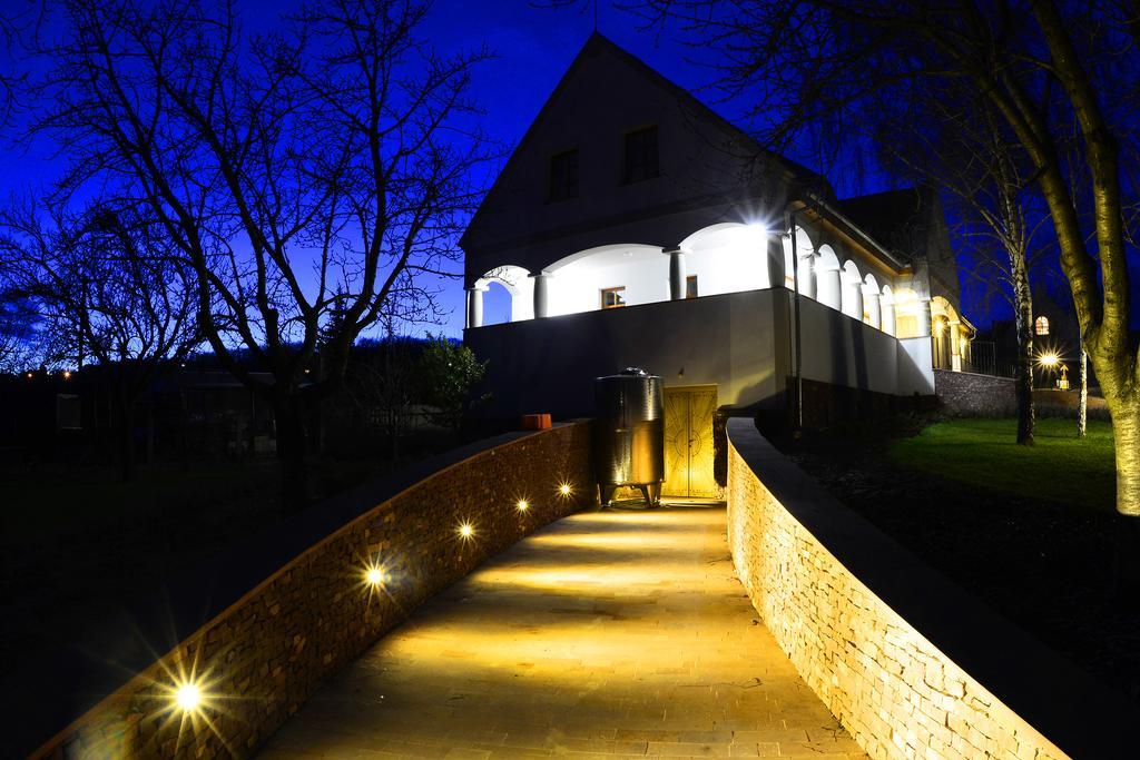 Figula Vendeghaz Hotel Balatonfured Luaran gambar