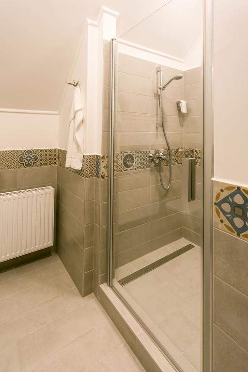 Figula Vendeghaz Hotel Balatonfured Luaran gambar