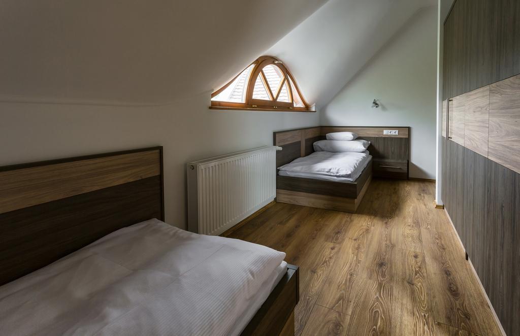 Figula Vendeghaz Hotel Balatonfured Luaran gambar