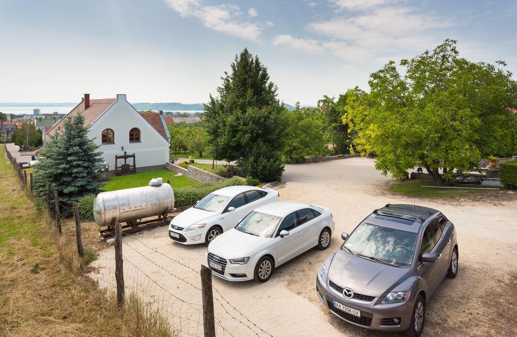 Figula Vendeghaz Hotel Balatonfured Luaran gambar