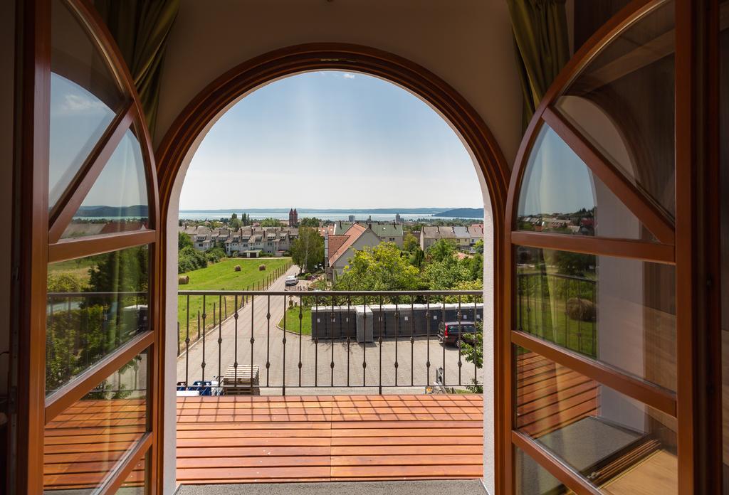 Figula Vendeghaz Hotel Balatonfured Luaran gambar