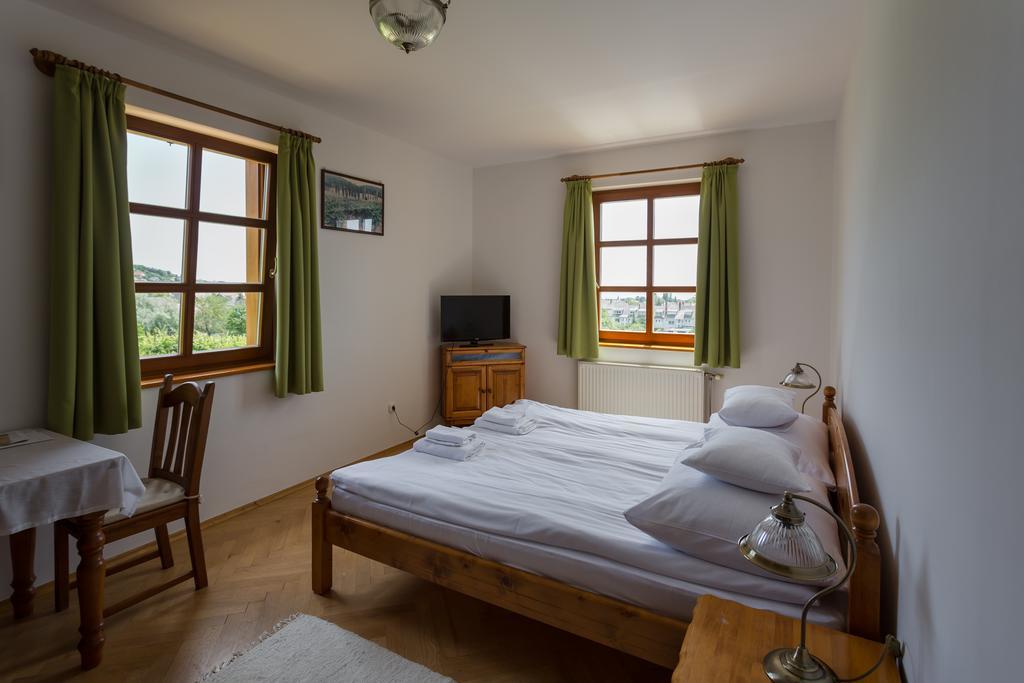Figula Vendeghaz Hotel Balatonfured Luaran gambar