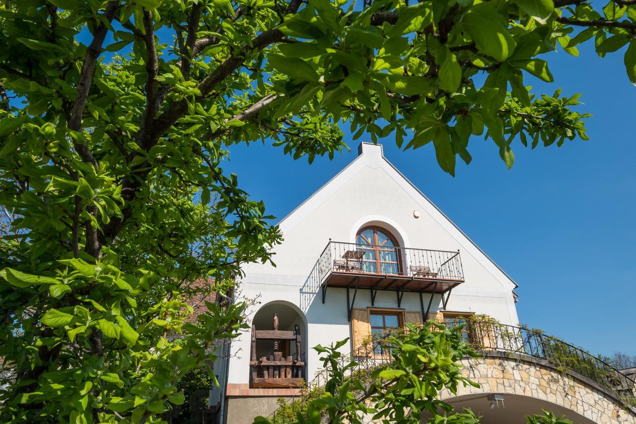 Figula Vendeghaz Hotel Balatonfured Luaran gambar